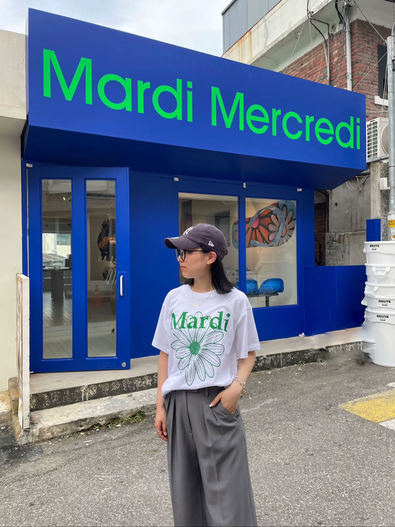 2024年のMardi Mercredi Tシャツコーデのアイデア20選