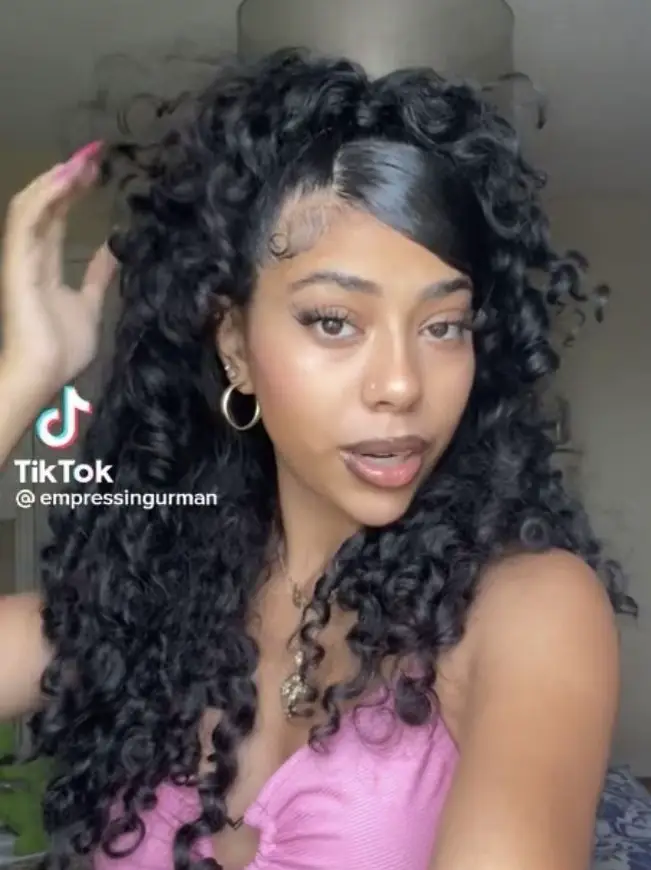 Easy curly hairstyle!! So cute 🥹#curlyhairstyles #curlyhairstyle