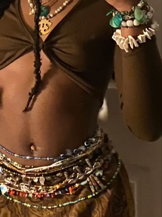 10 Ways to Make Your Belly Dance Bra Fit (with minimal sewing!) - Perfectly  Fitting Costume Guide 1/3 - SPARKLY BELLY