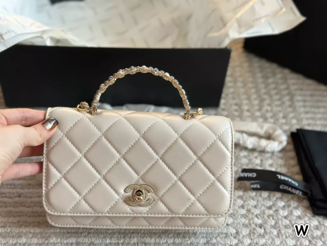 Chanel 24ss新作 完売必至 chanel20 ミニ ハンドバッグ | 木村 順子が  