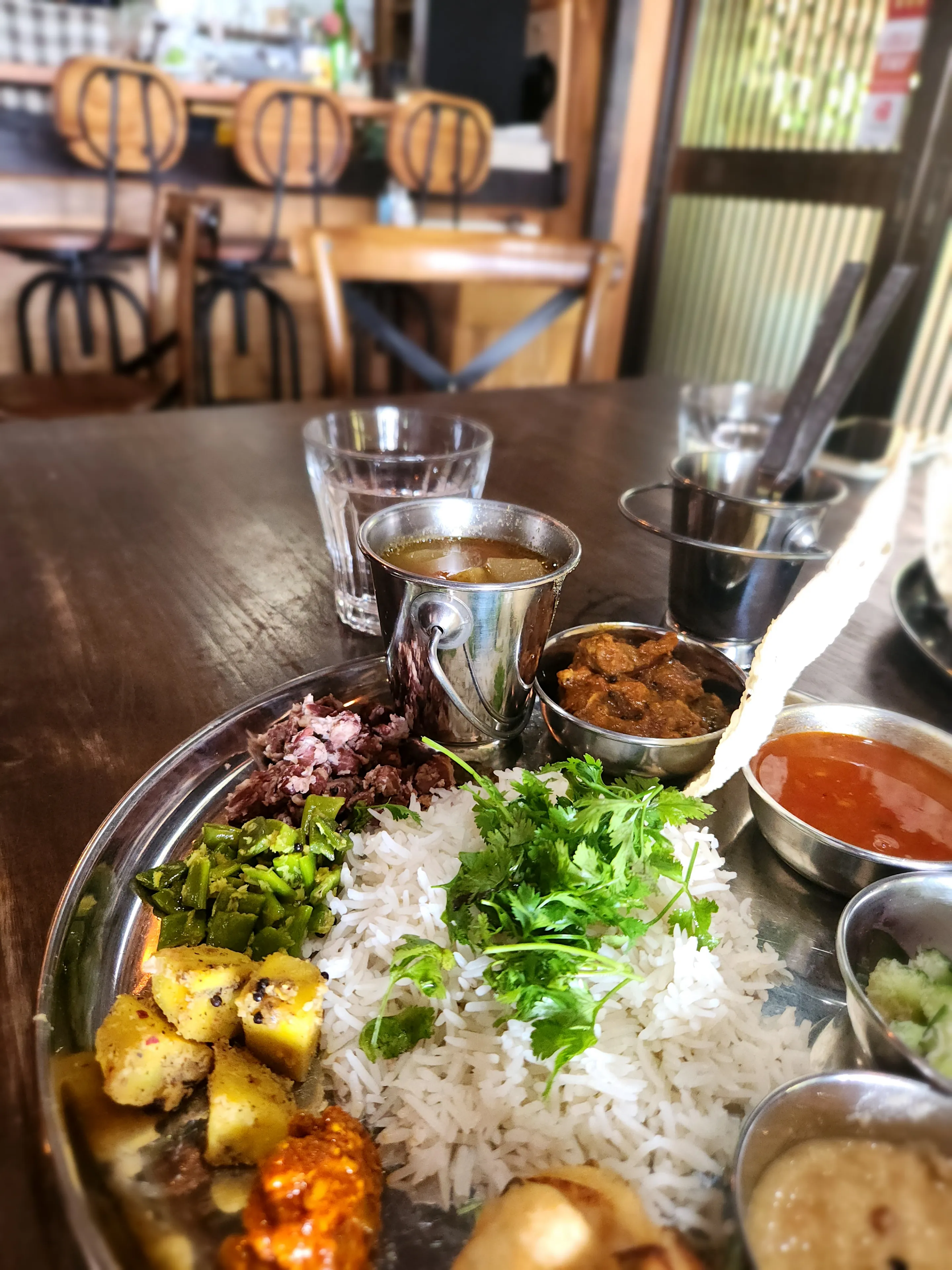 ❤スタイリッシュでお洒落なカフェ仕様❣埋込み型☆天井スピーカー♪❤ ❤スタイリッシュでお洒落なカフェ仕様❣埋込み型☆天井