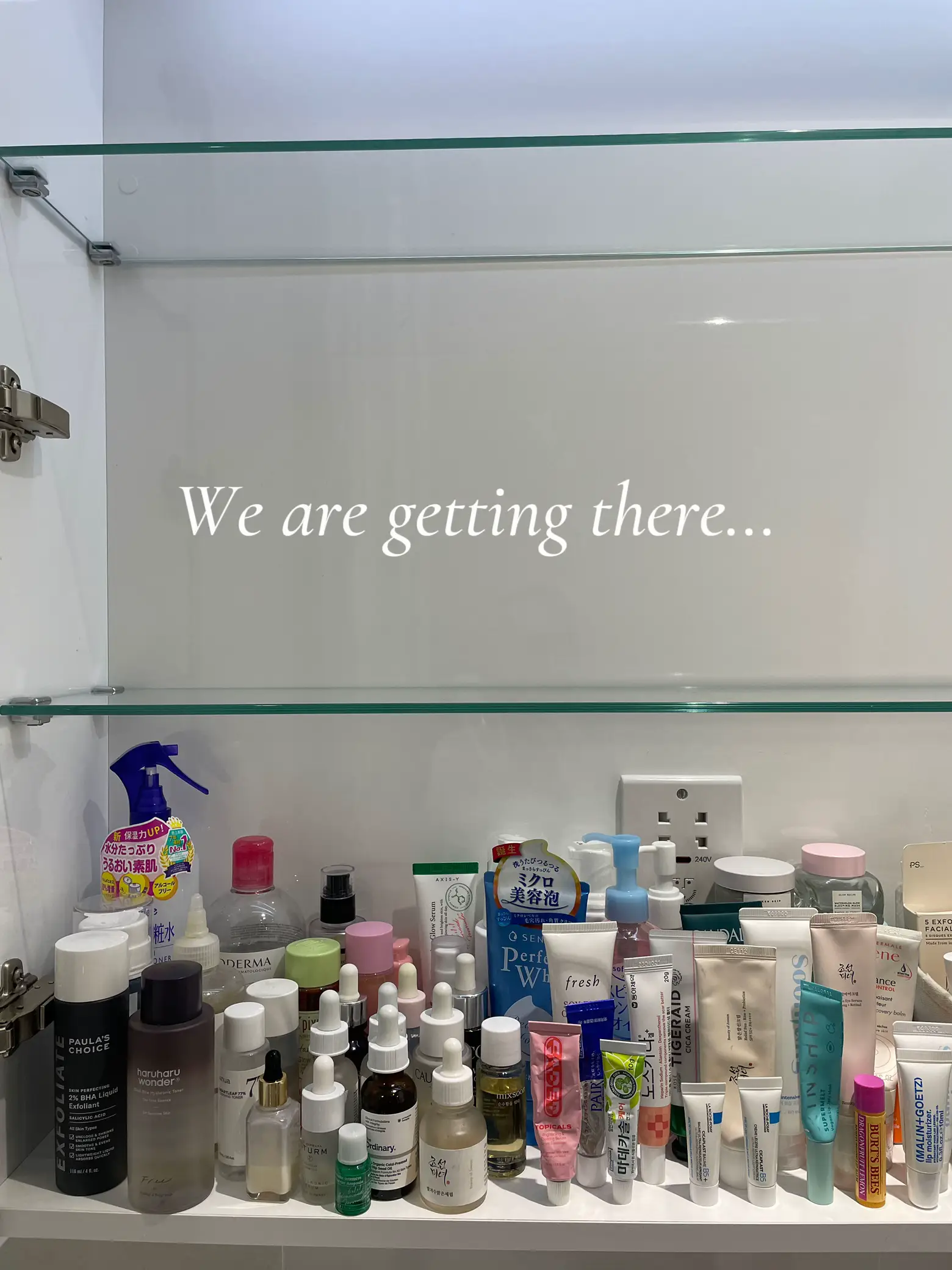 Moved to a new house and my wife organized the tupperware drawer :  r/oddlysatisfying