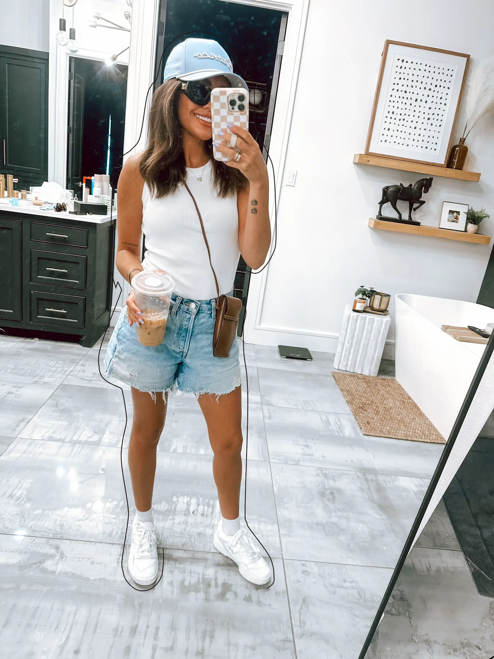 Cute Casual Sporty Mom Outfit Ideas, Video published by Trisha Hyde