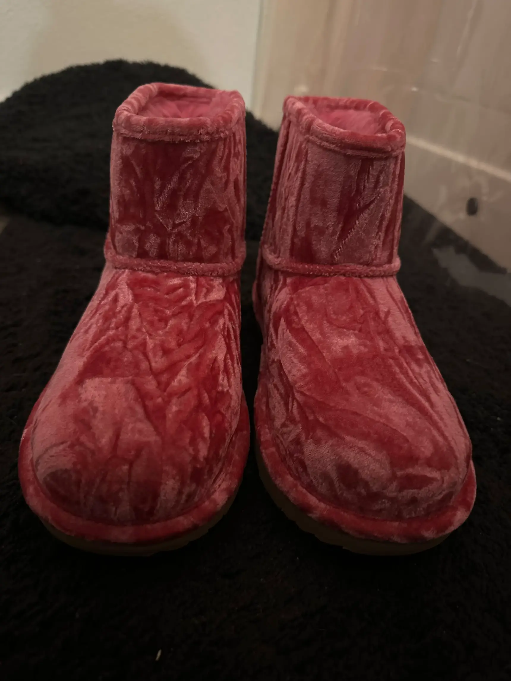 red velvet uggs