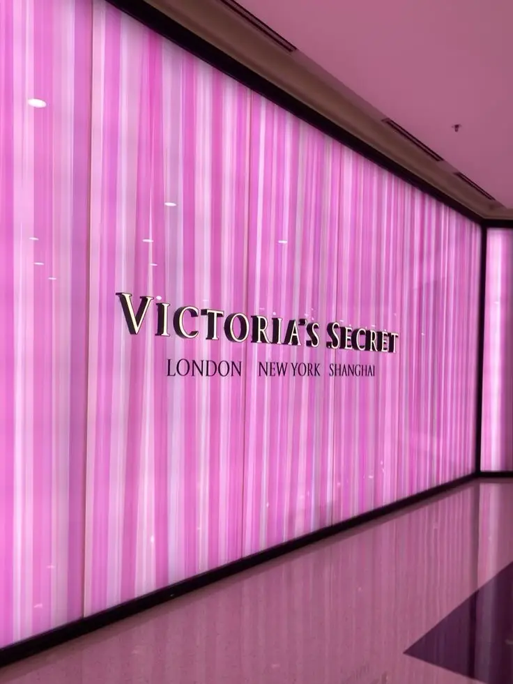 Victoria Paris  Storefront - Lemon8 Search