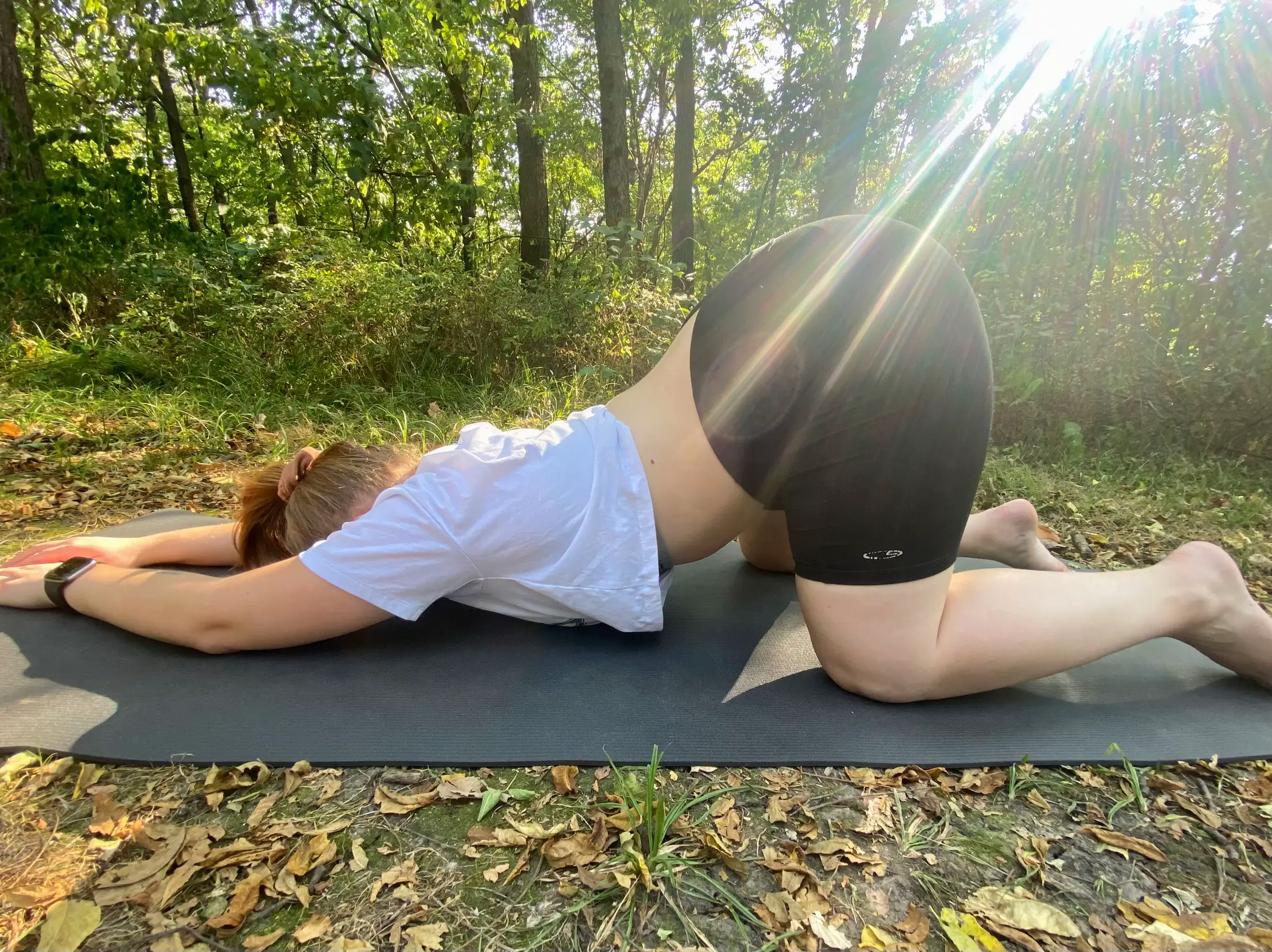Alo Yoga - Orange you glad it's Friday? 🍊Beautiful pose by yogi