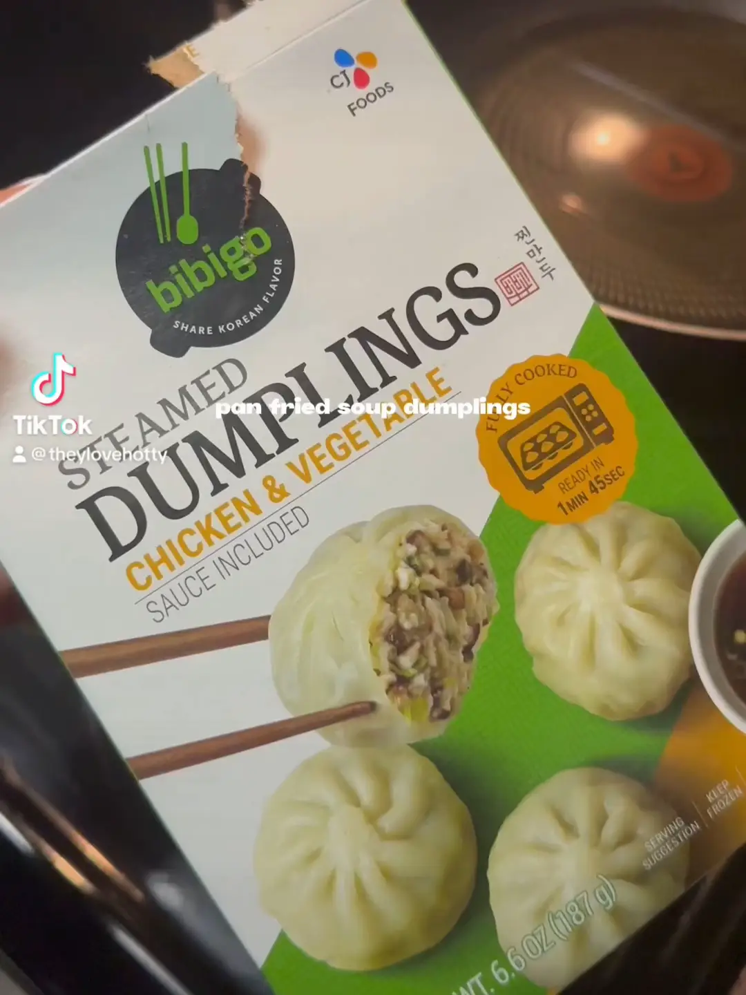 Bibigo Steamed Dumplings - Chicken and Vegetable, 6.6 oz (Frozen)