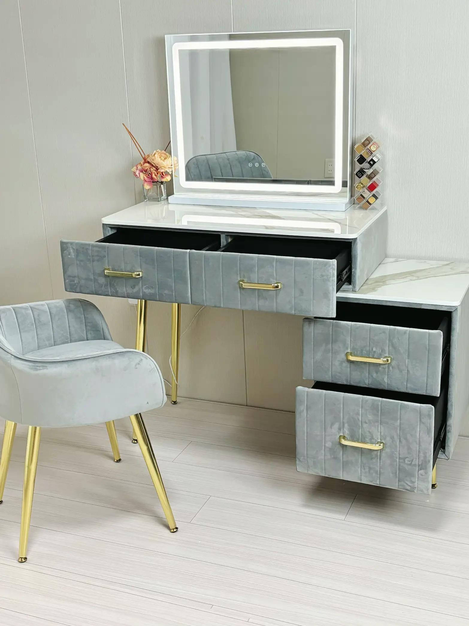 ドレッサー＃ドレッサー収納＃ドレッサーテーブル＃海外インテリア  