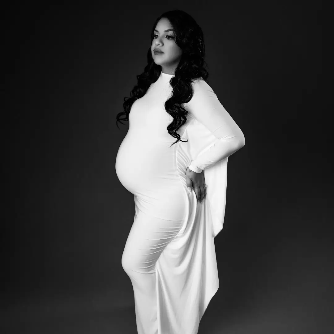 Fashion nova maternity outlet gowns