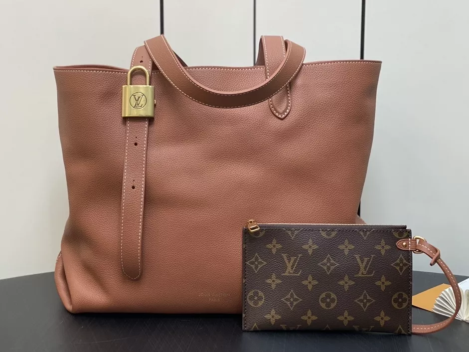 魅力と機能の融合♪》LV ロウキーカバ MM トートバッグ | 内田 友美が 