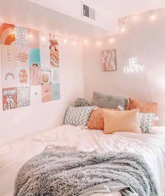 Smiley Dreams Blanket  Preppy blanket, Cute bedroom decor, Preppy room  decor
