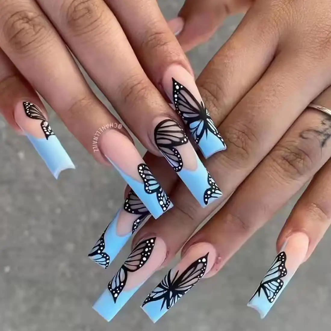 cloudy butterfly pearl nail inspo☁️