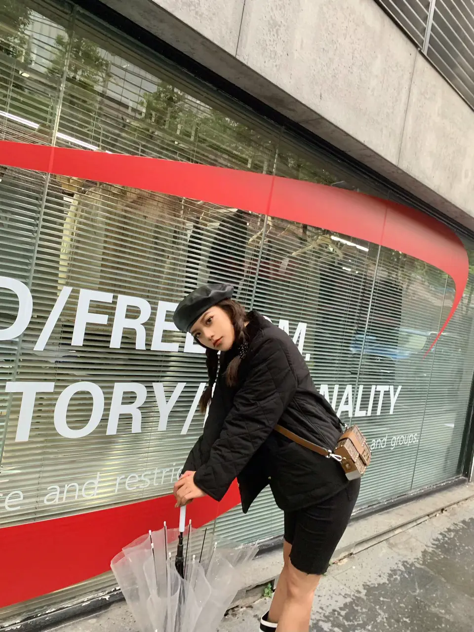新品未使用✌️CELINEロゴマフラー ※ユニセックス あかるく