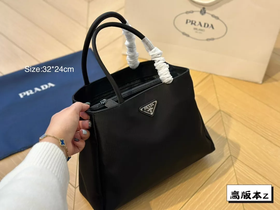 美品 大容量 PRADA テスート 三角ロゴ トート マザーズ バッグ メッシュ 楽天市場】美品 PRADA プラダ テスート 三角ロゴプレート