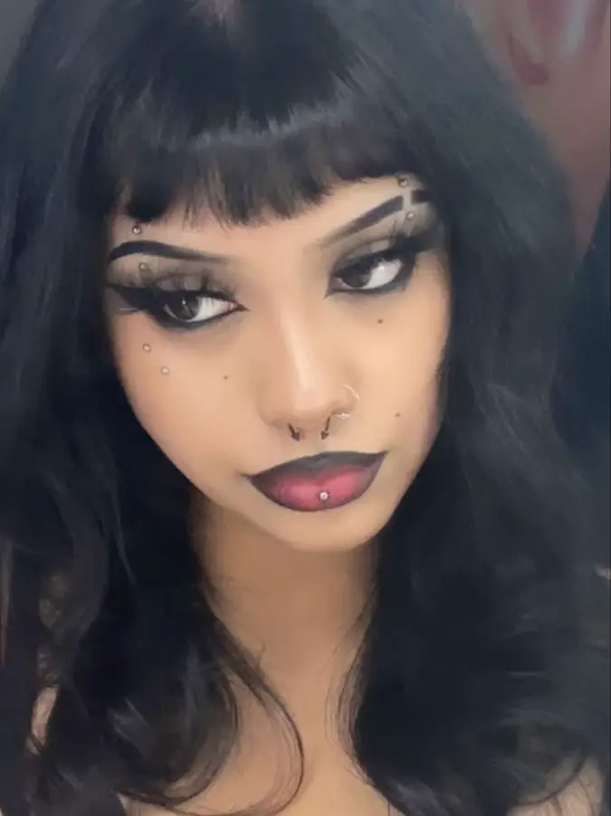Easy Goth Emo Makeup for School Goth Makeup - Grunge Makeup - Medium