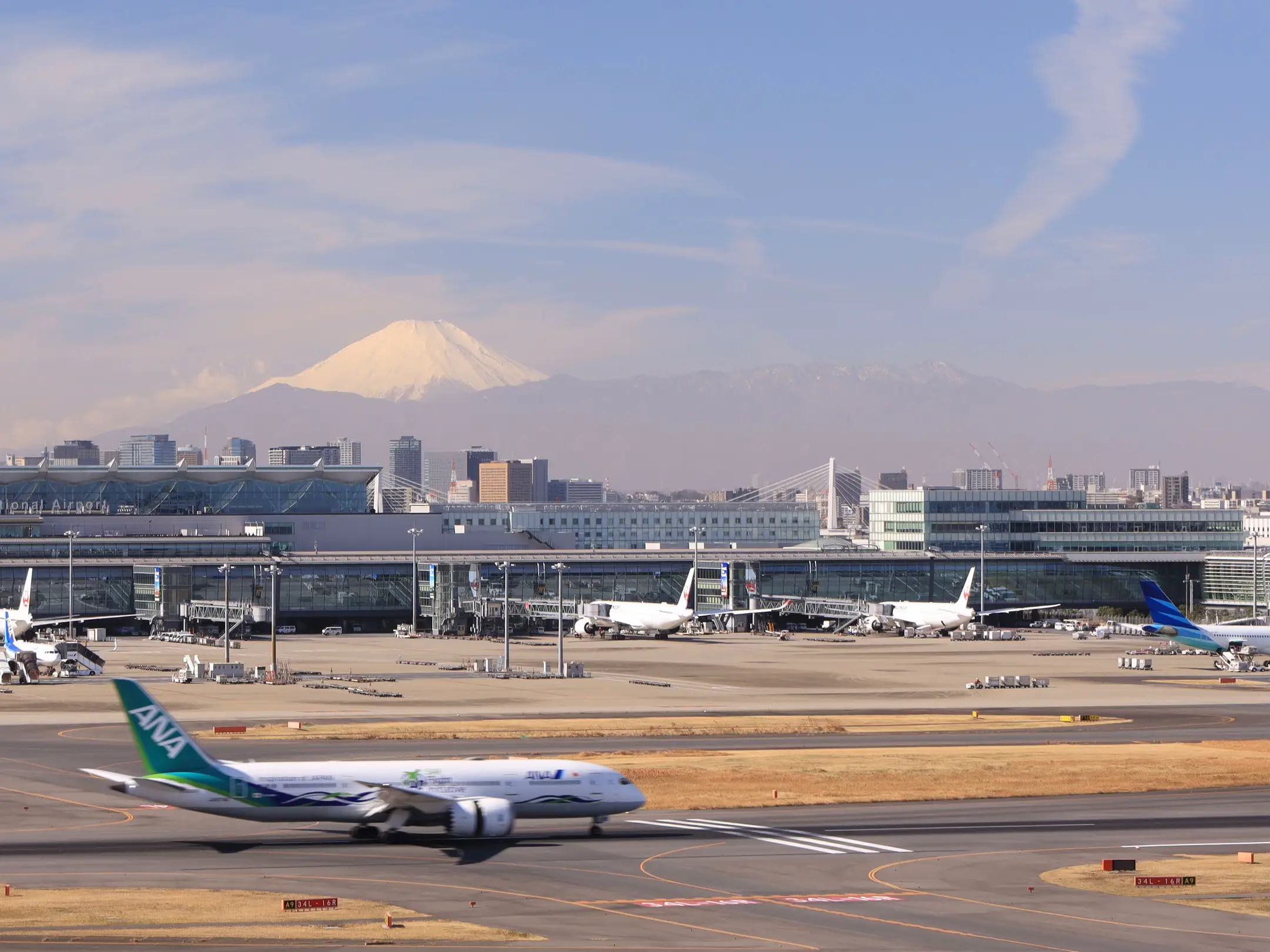 ぶらり散歩、羽田空港ターミナル | グルメと旅が大好き❤️さくらが投稿したフォトブック | Lemon8