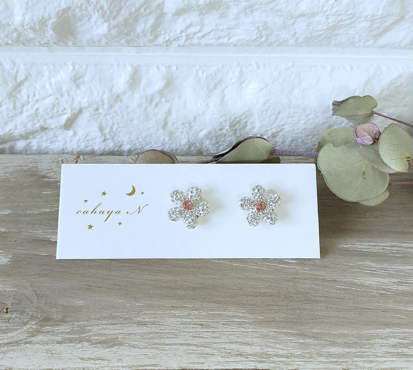 シンプル軽量❤金木犀と金箔の水中花玉ピアス／イヤリング 磨こ