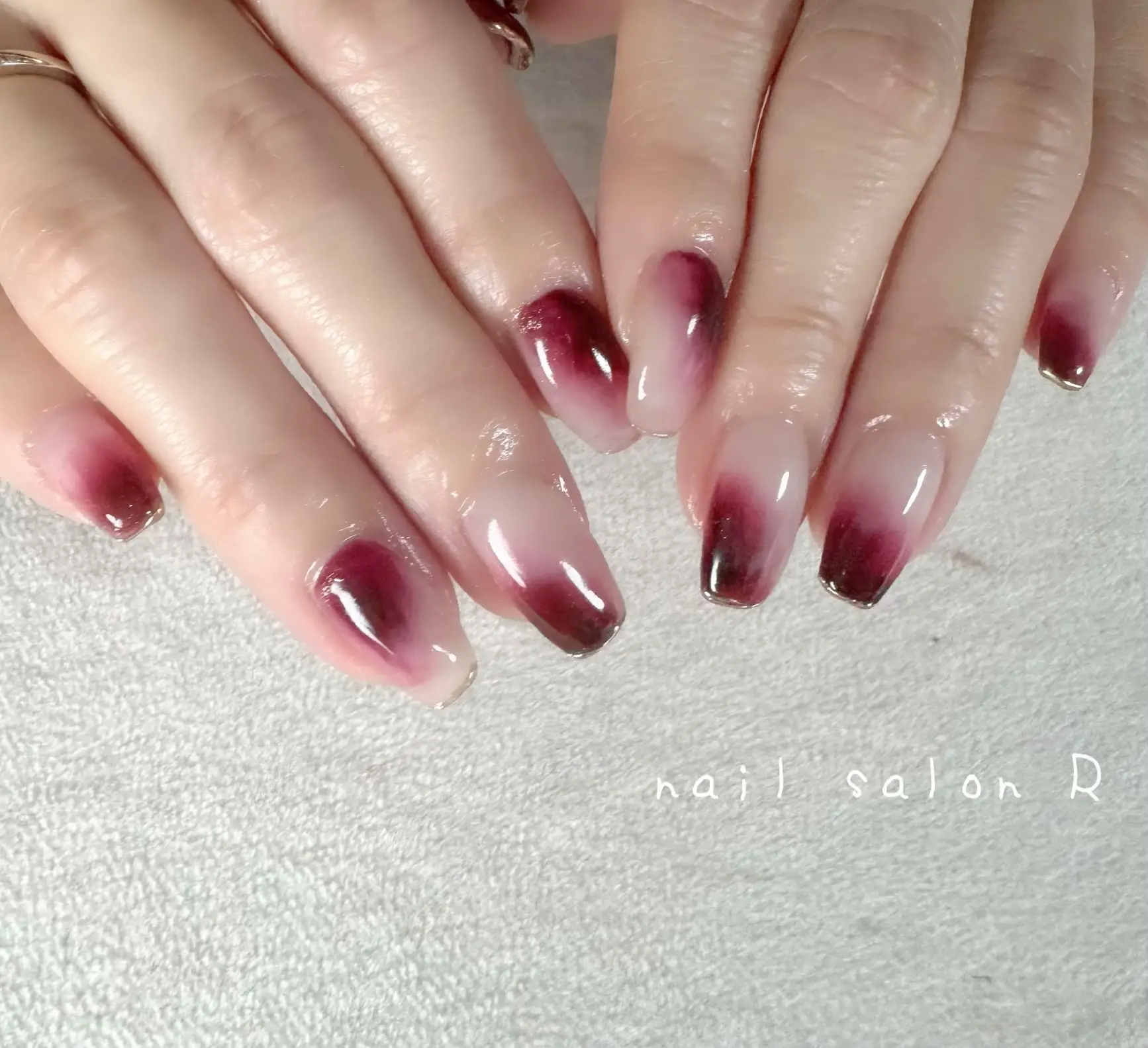 ボルドーニュアンス⛄️×先端華奢ミラー✨ | nail salonＲが投稿したフォトブック | Lemon8