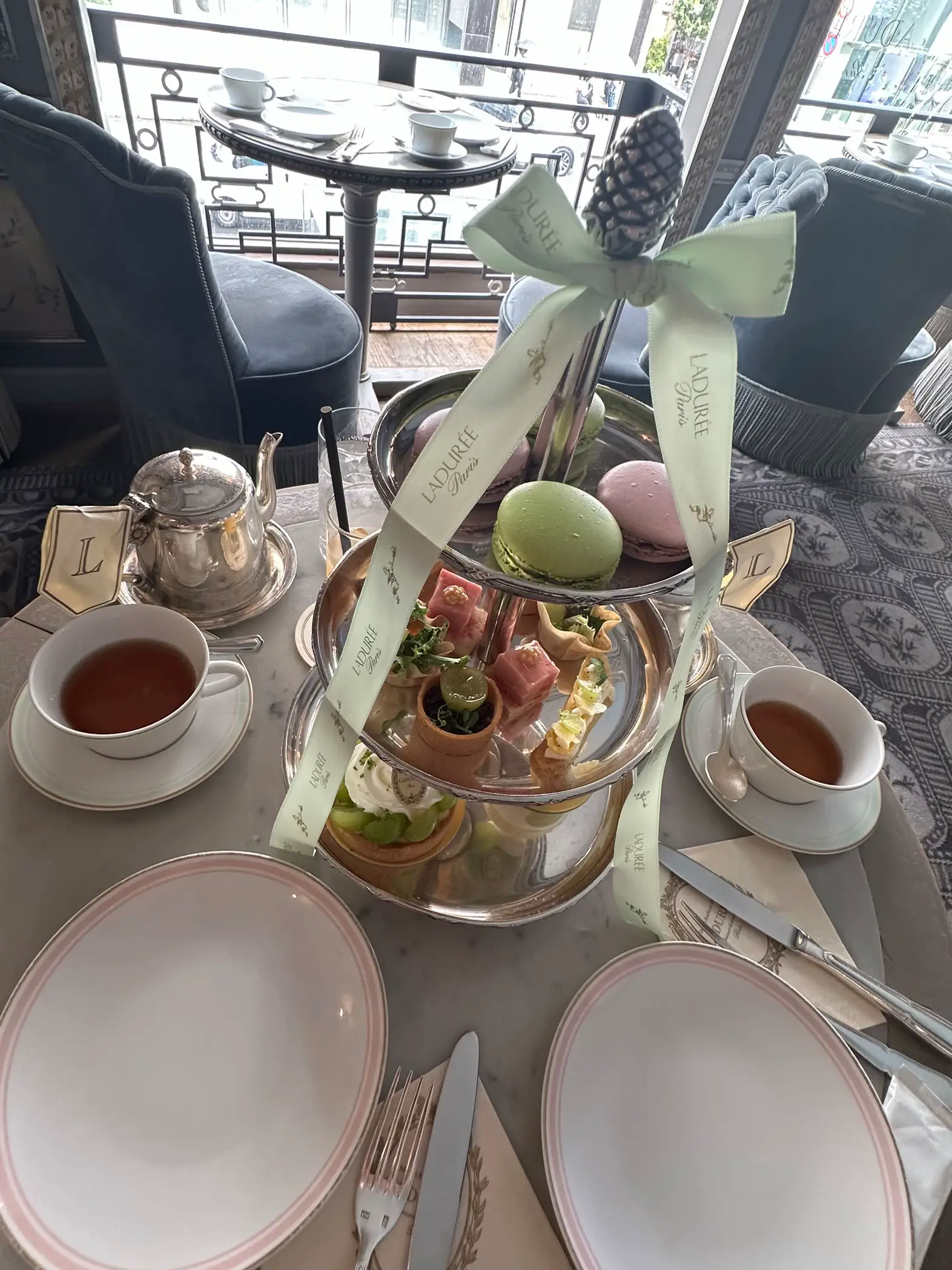 LADUREE ラデュレ パリ本店で購入した天使の小皿 LADUREE ラデュレ パリ本店で購入した天使の小皿