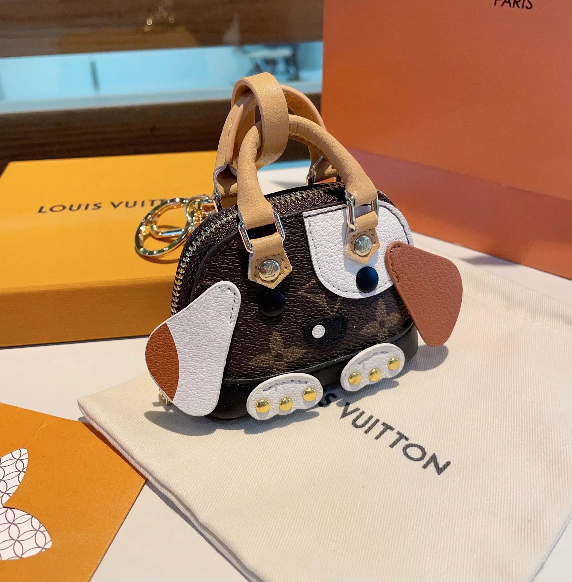 Louis Vuitton バッグチャーム ミクロアルマ キーホルダー（ウィメンズ 