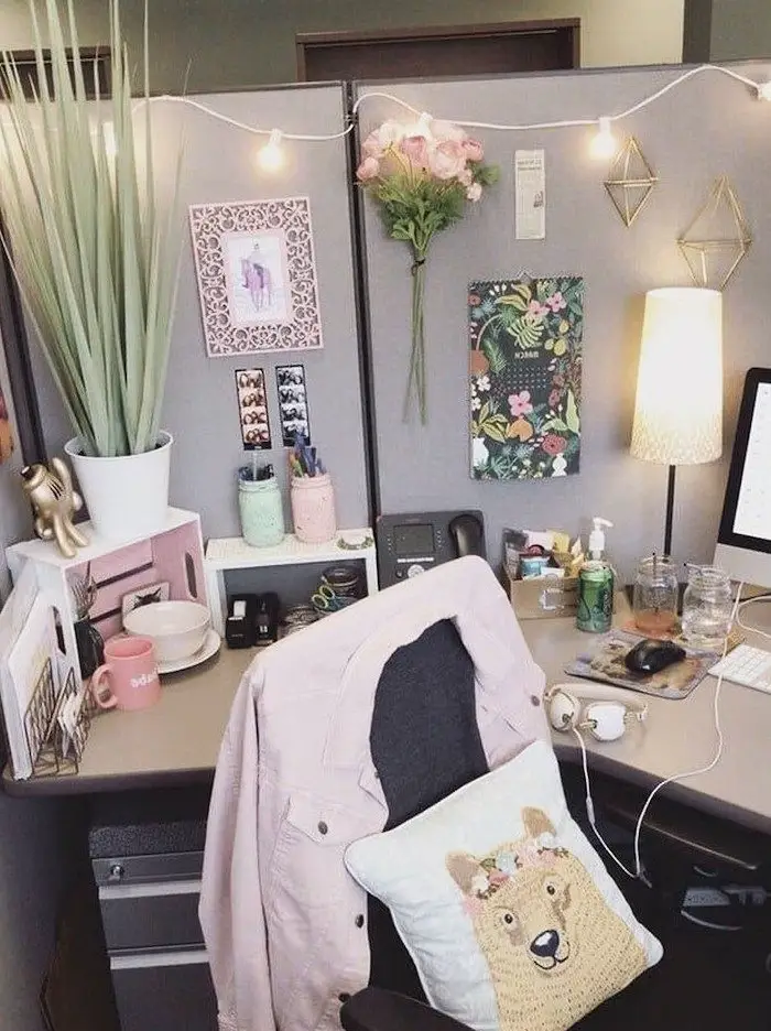 Chic grey pink and white office inspo decor  Рабочее пространство дома,  Преображения комнаты, Квартирные идеи