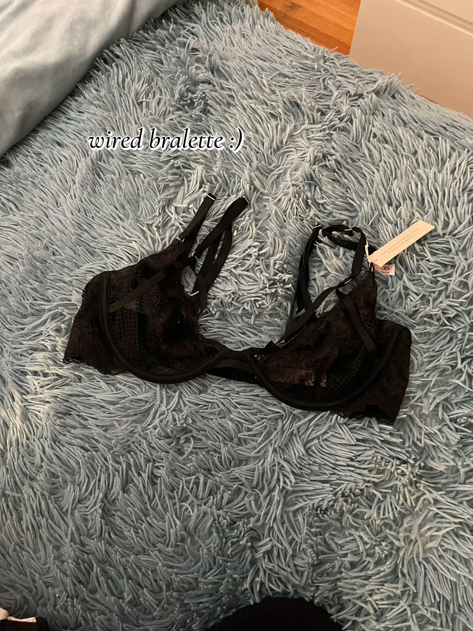 Victoria's Secret Victoria‎ Secret Very Sexy Push up black lace bra size 34C  - $16 - From Tori