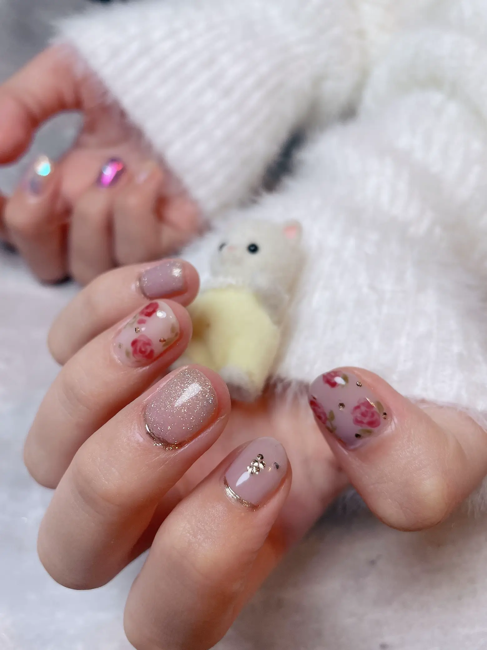 ショートネイル💅ローズ＆うるうるニュアンス | Rie＊セルフネイルが