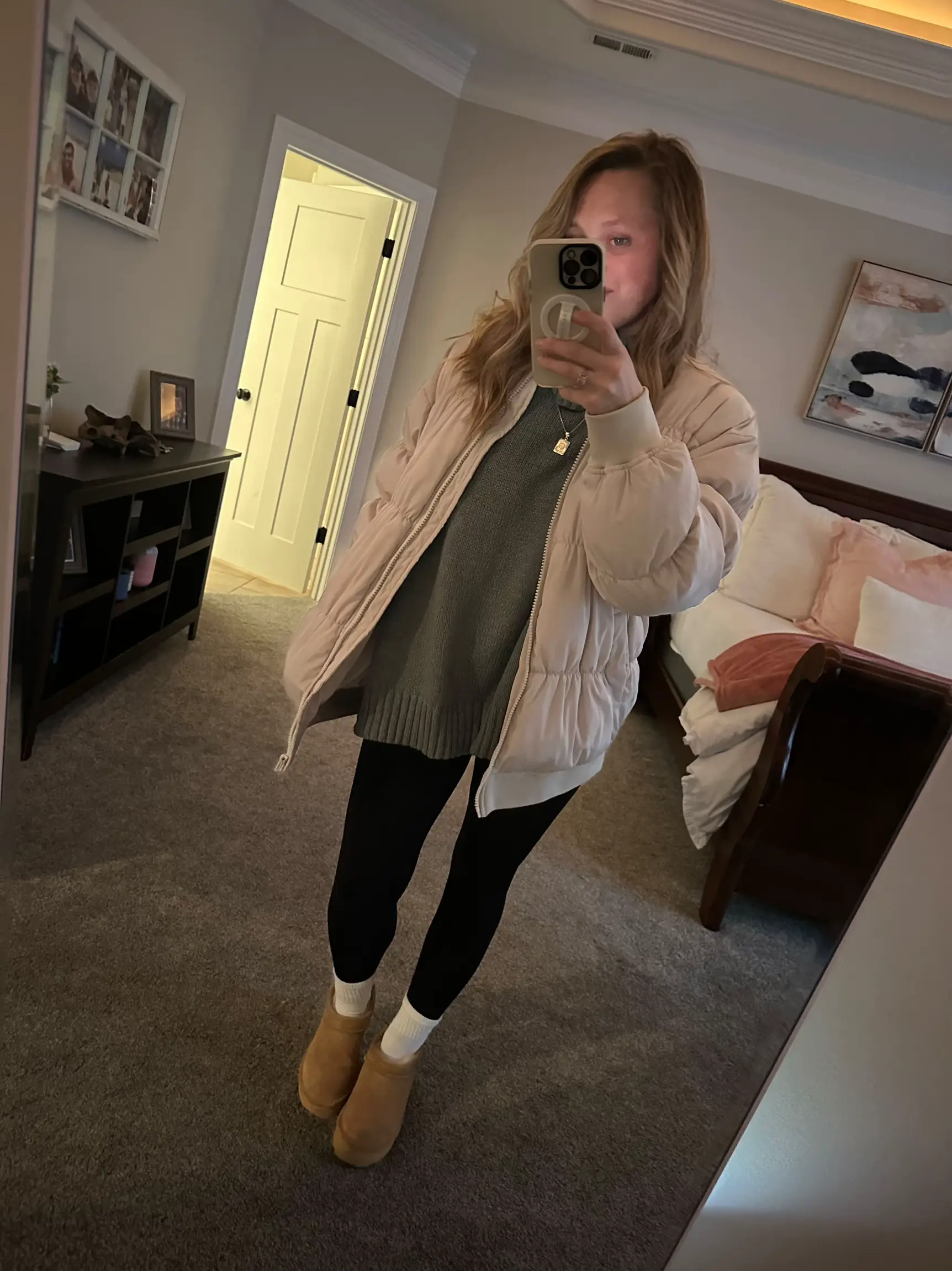 Go-to outfit for running errands - comfy leggings!