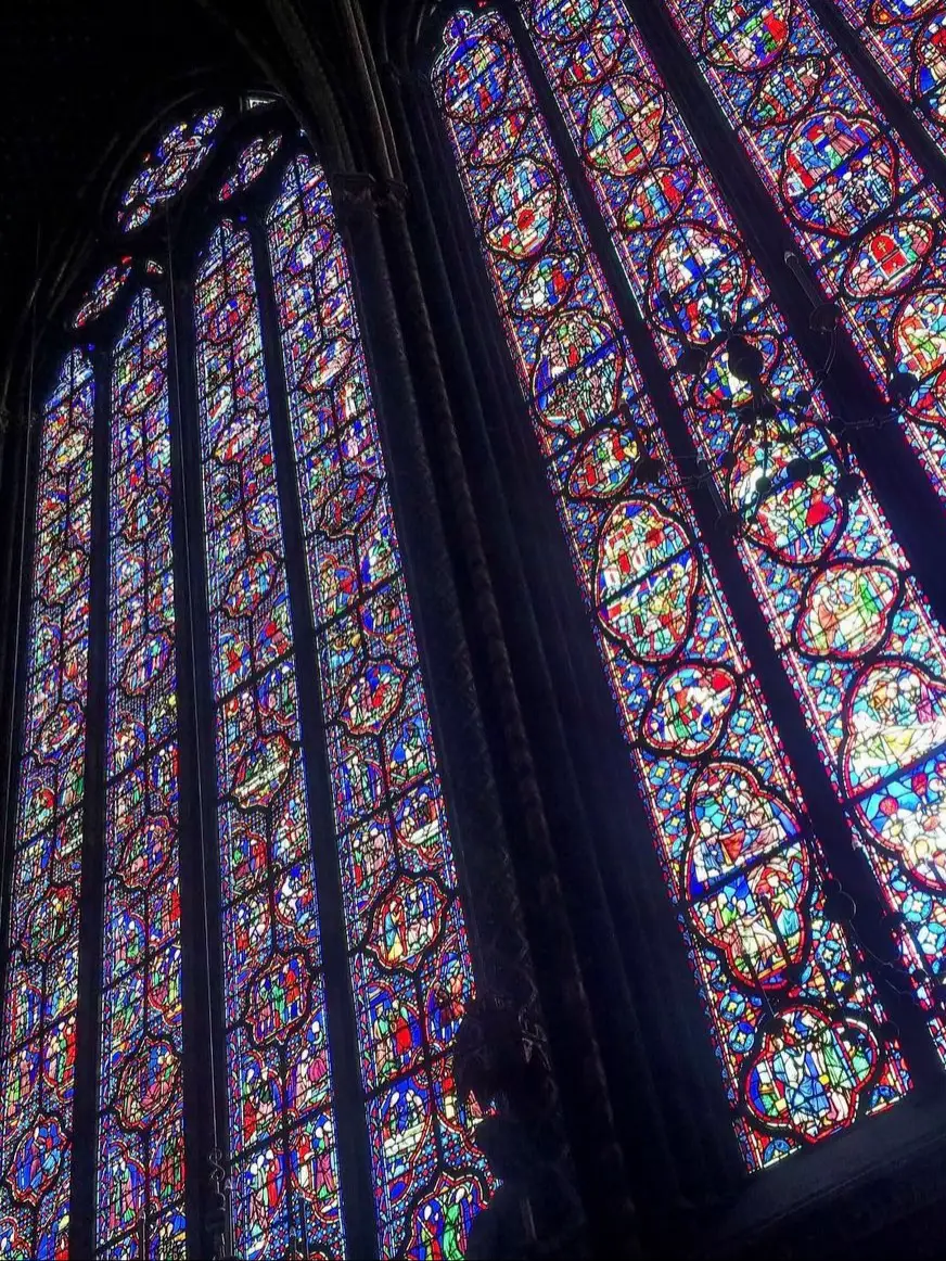 ステンドグラスの美しさが際立つオシャレなランプ （パリ🇫🇷】「美し  