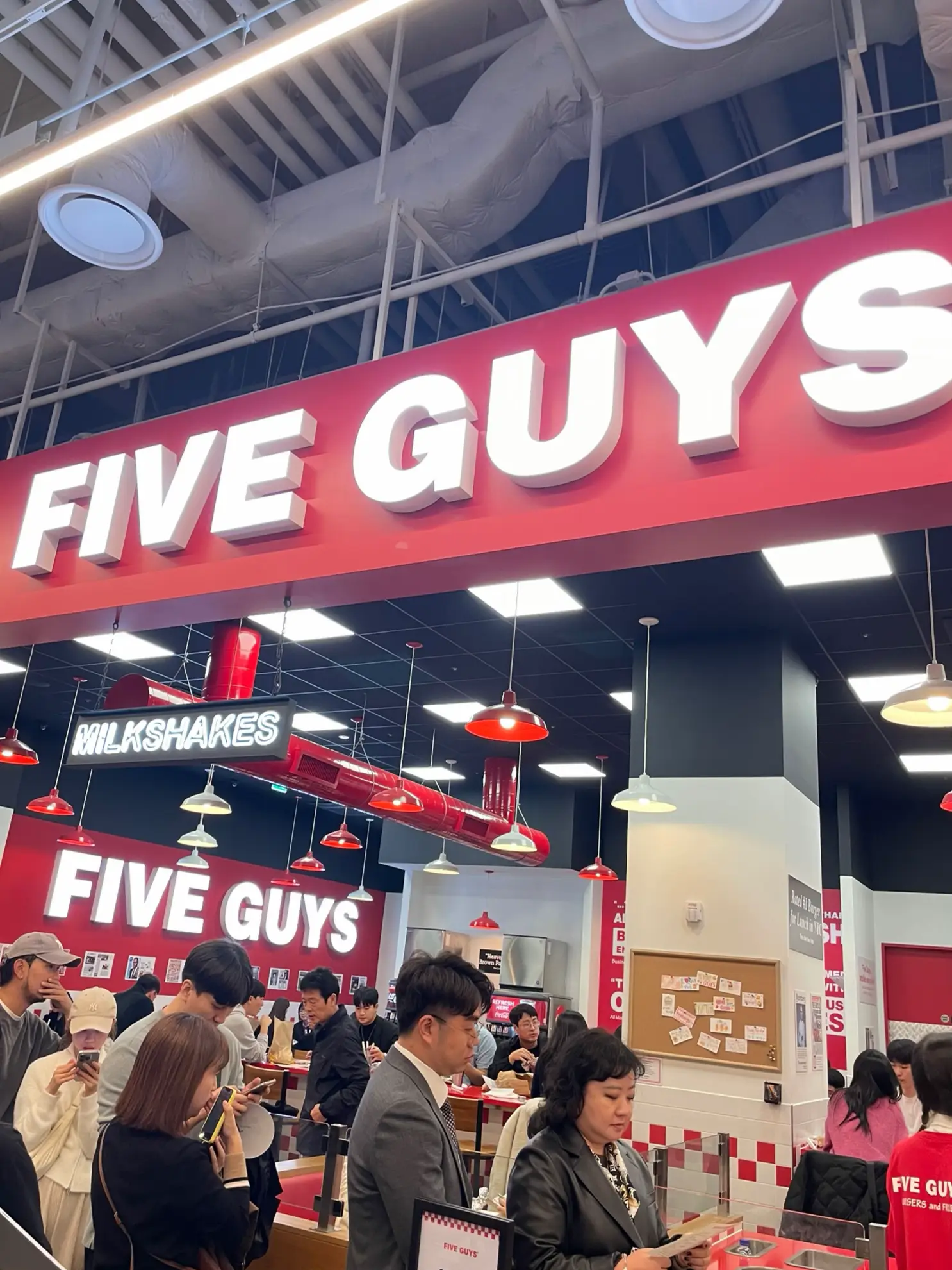 The second store of the three major US burgers 