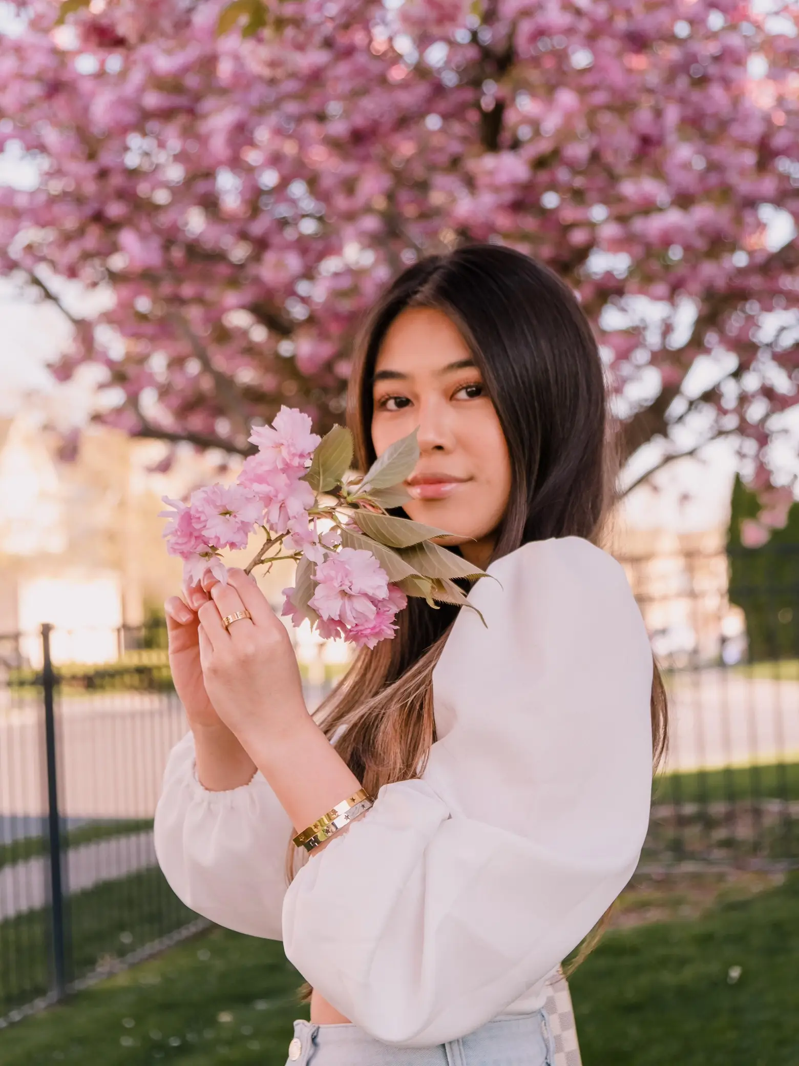 🌸 Portrait Photography with Cherry Blossoms 🌸🌿 | Gallery posted by  Miranda Ma | Lemon8