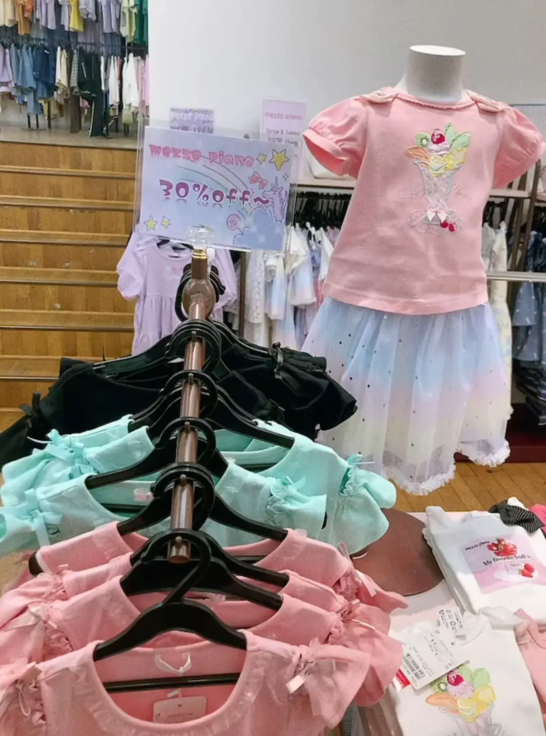 こども服が都内でお得に買える🥺 | こあら|都内で子育て楽しむママの投稿動画 | Lemon8