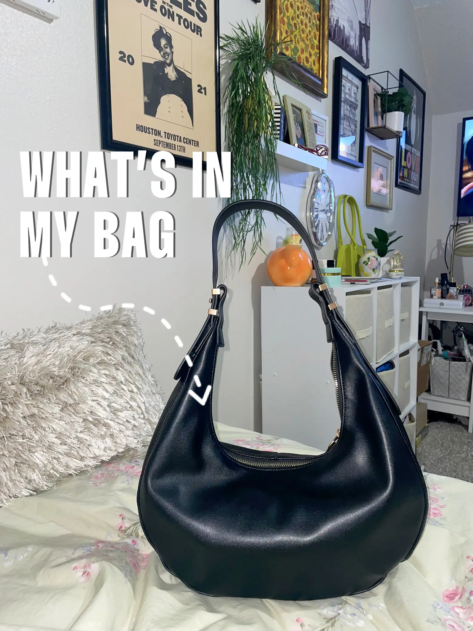 WHAT'S IN MY BAG? 👜✨, Gallery posted by Morgan Lewko