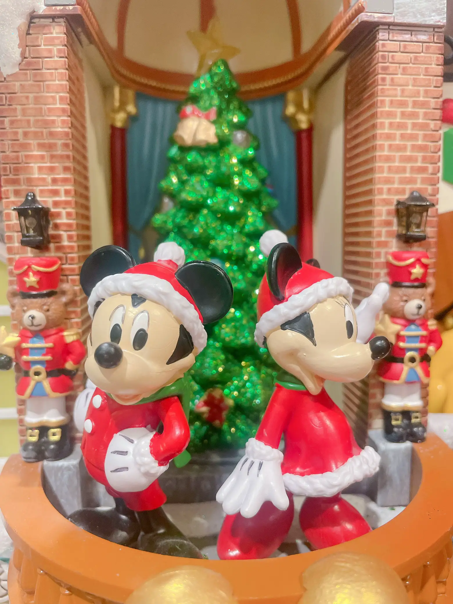 コストコ ディズニー クリスマス センターピースパレード　クリスマスツリー　電飾 コストコ ディズニー クリスマス センターピースパレード