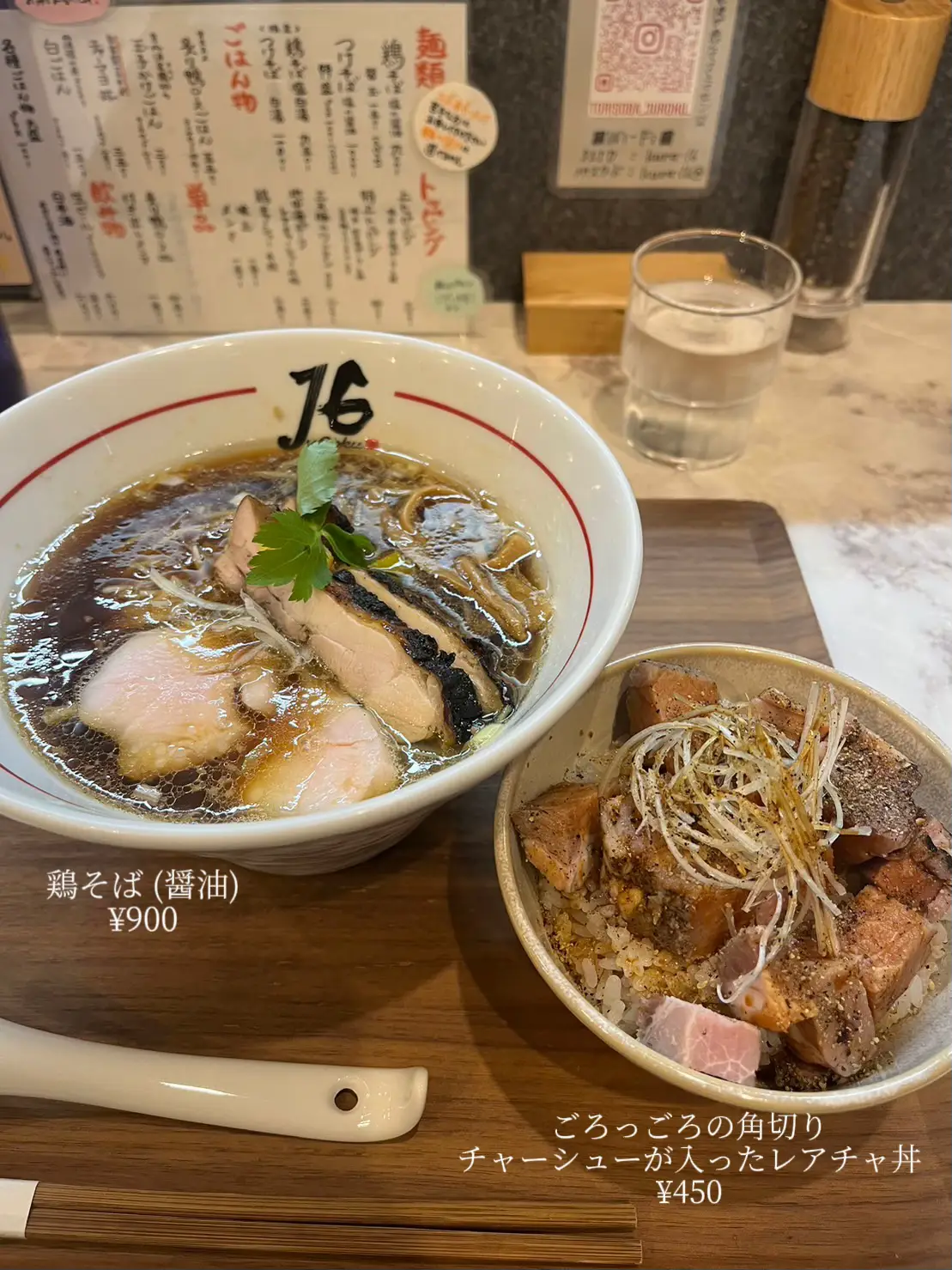 大阪:茨木〗寒い冬に食べたい  連日行列が出来るお洒落なラーメン屋さん🍜 | 𝕒𝕞𝕚 🐩関西グルメが投稿したフォトブック | Lemon8