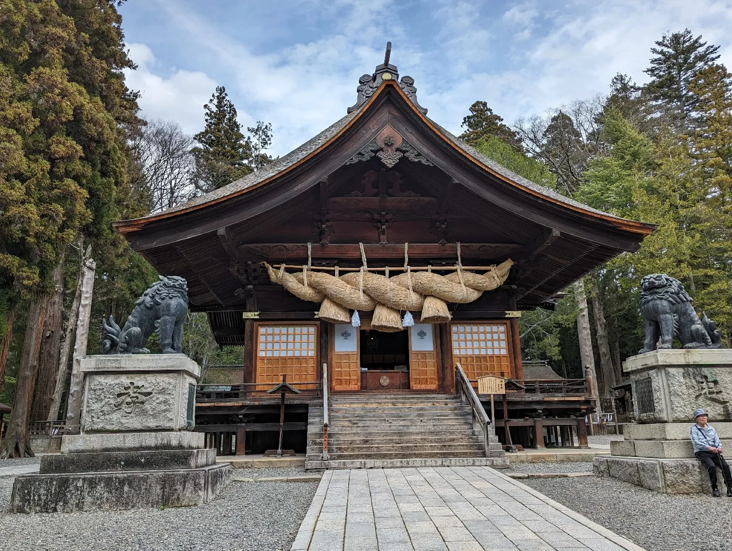 諏訪大社 下社秋宮(下諏訪町) 御祭神 八坂刀売神 お社の造 | パワースポットのんびり巡りが投稿したフォトブック | Lemon8