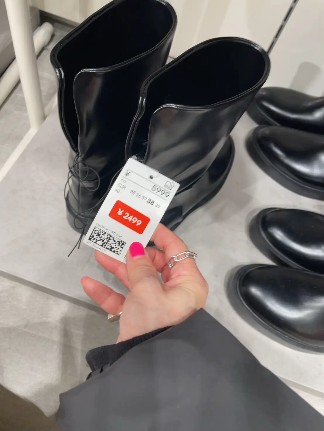 H&M】プチプラ高見えブーツ? | m_r0905が投稿したフォトブック | Lemon8