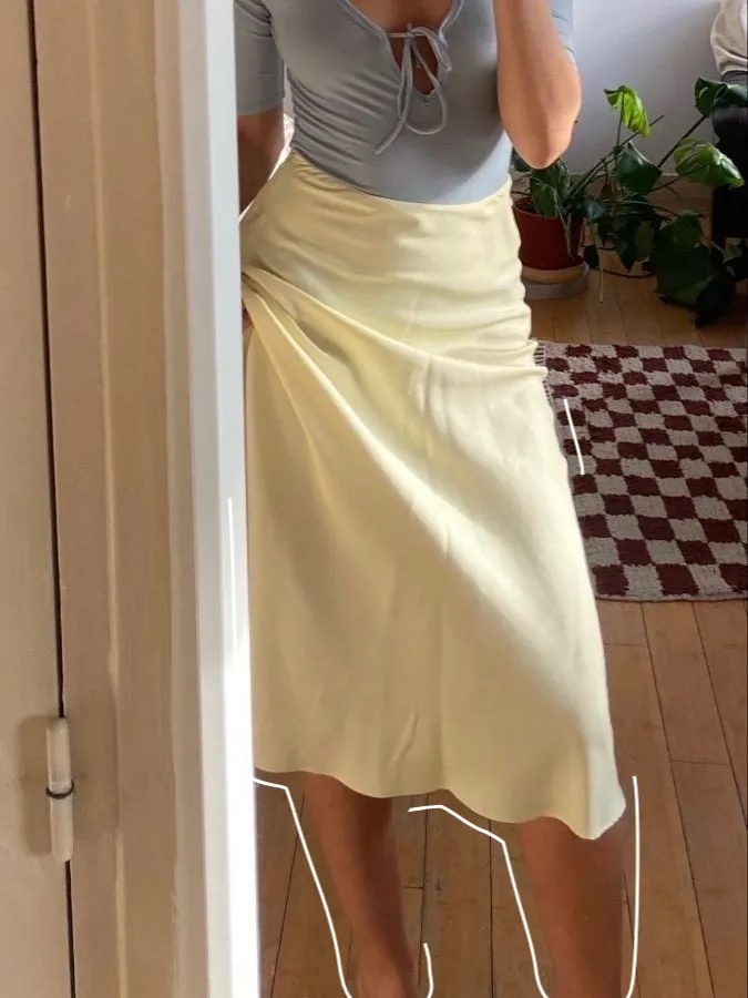 MILF in a Leather Pencil Skirt : r/pencilskirts