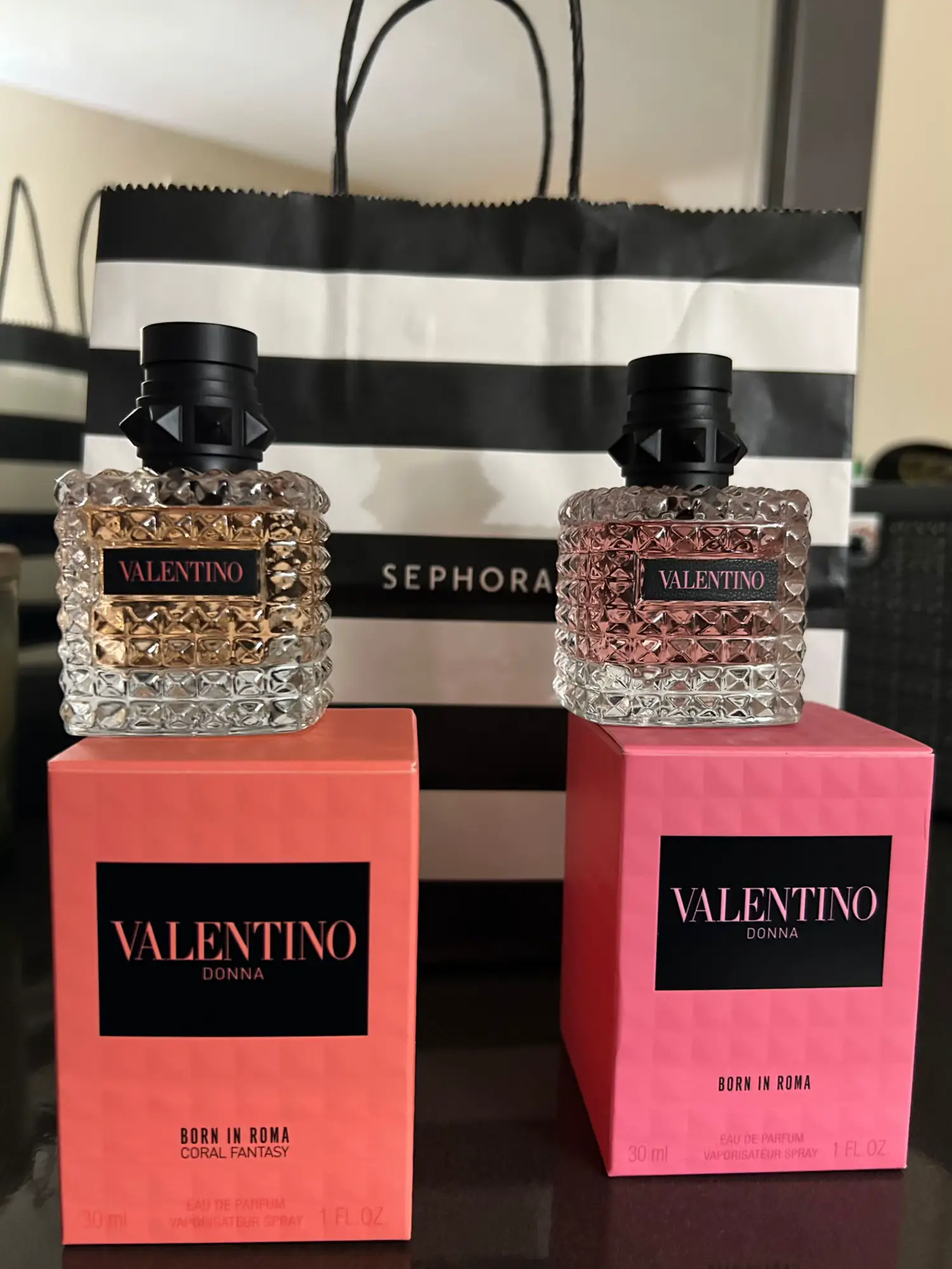 Born in Roma, Valentino Donna💕 Couture floral paired with bourbon  vanilla~my new favorite parfum in the iconic, pink rockstud bottle
