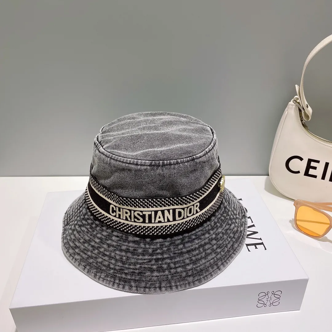 Dior Hat Hat❤️❤️ | Gallery posted by sora | Lemon8