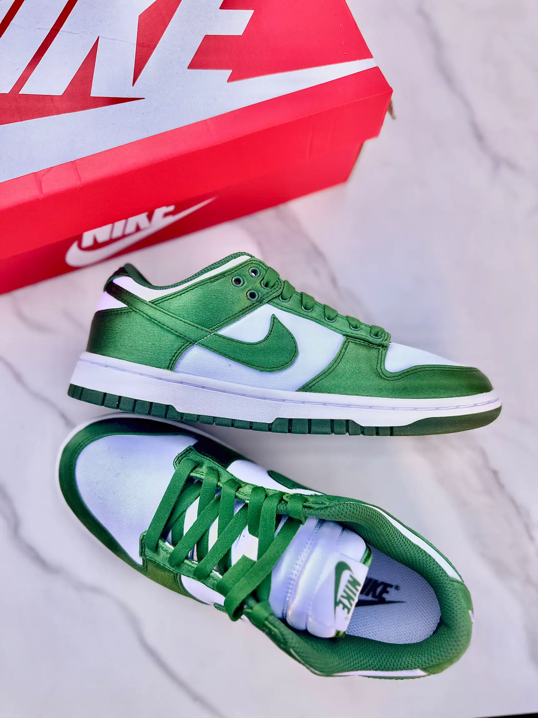 Unboxing the Satin Green Dunks WMNs👟💚   Gallery posted by