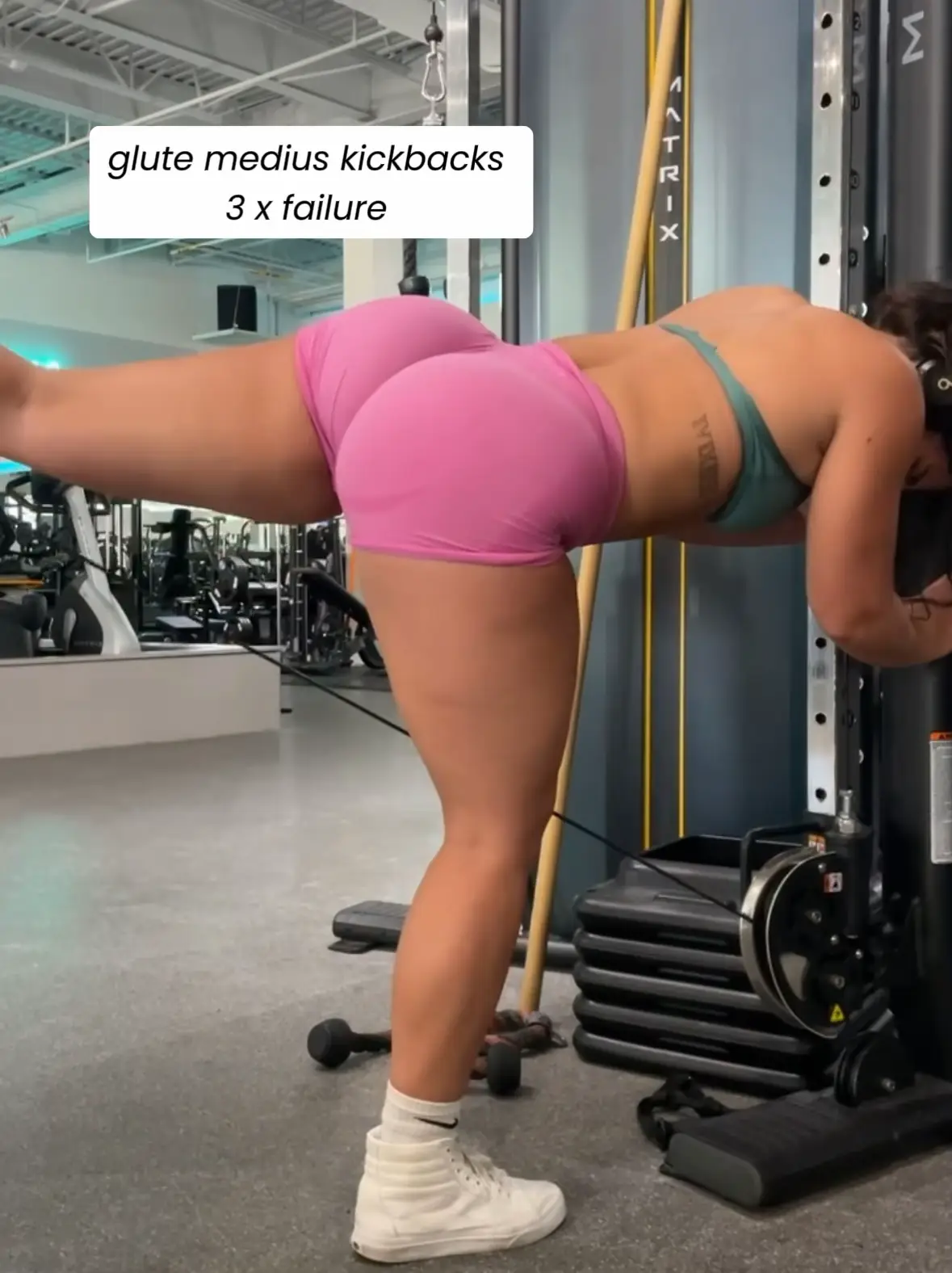 MY FAVORITE GLUTE SUPERSET | Gallery posted by Jules | Lemon8