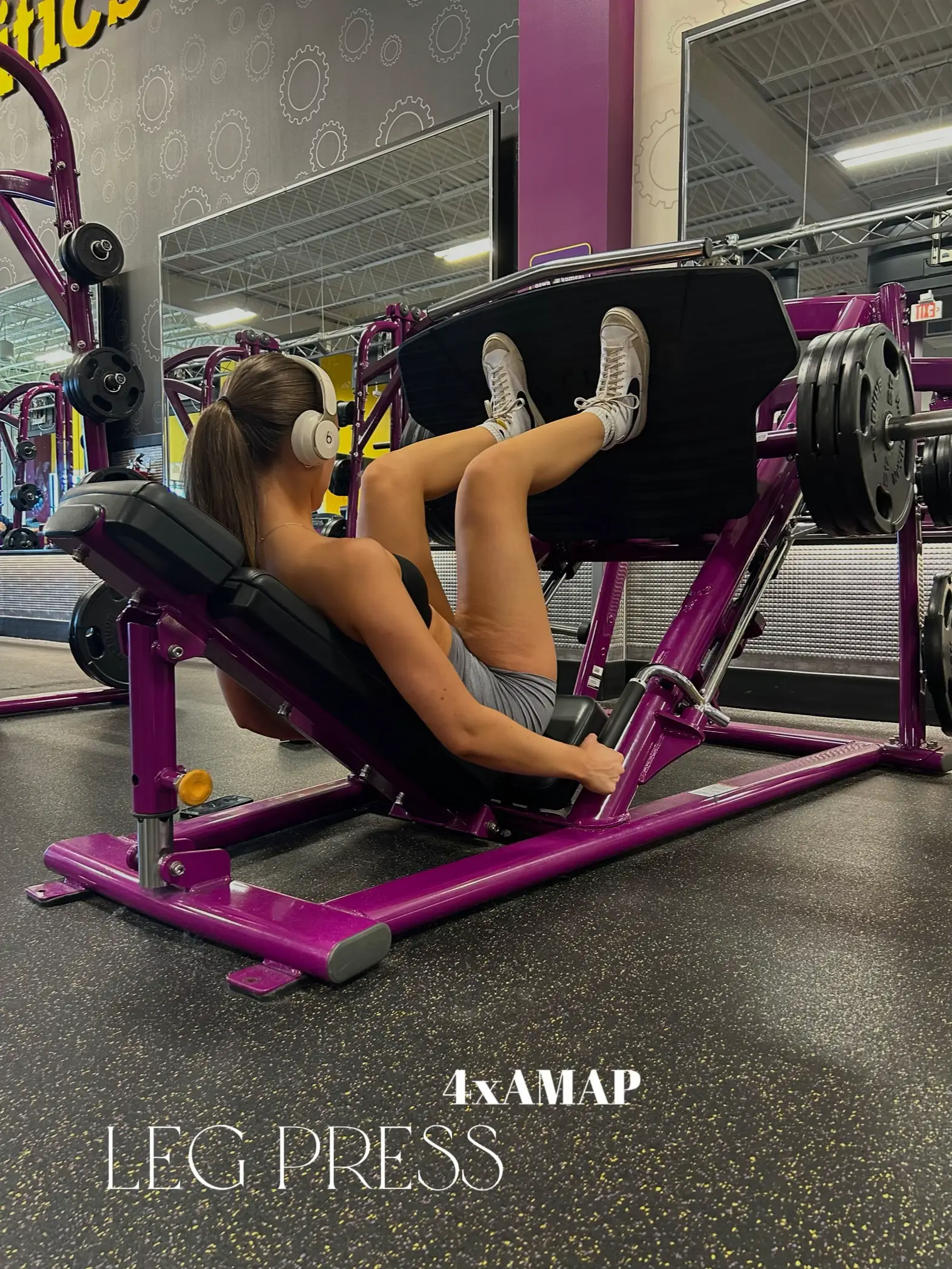 Leg press at online planet fitness