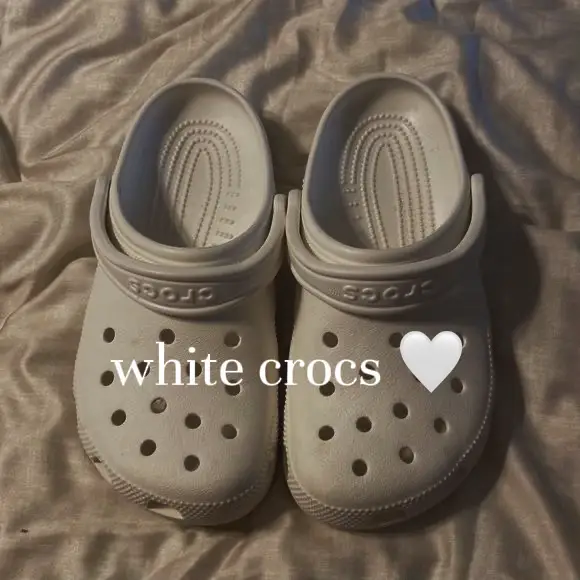 Size 6 2024 white crocs