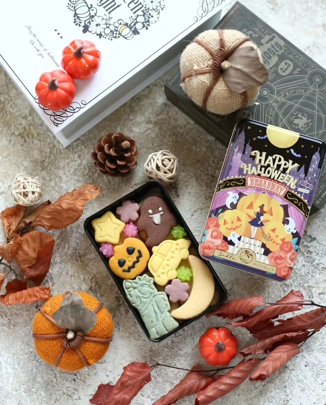 Halloween limited cookie tin | Gallery posted by もなち | Lemon8