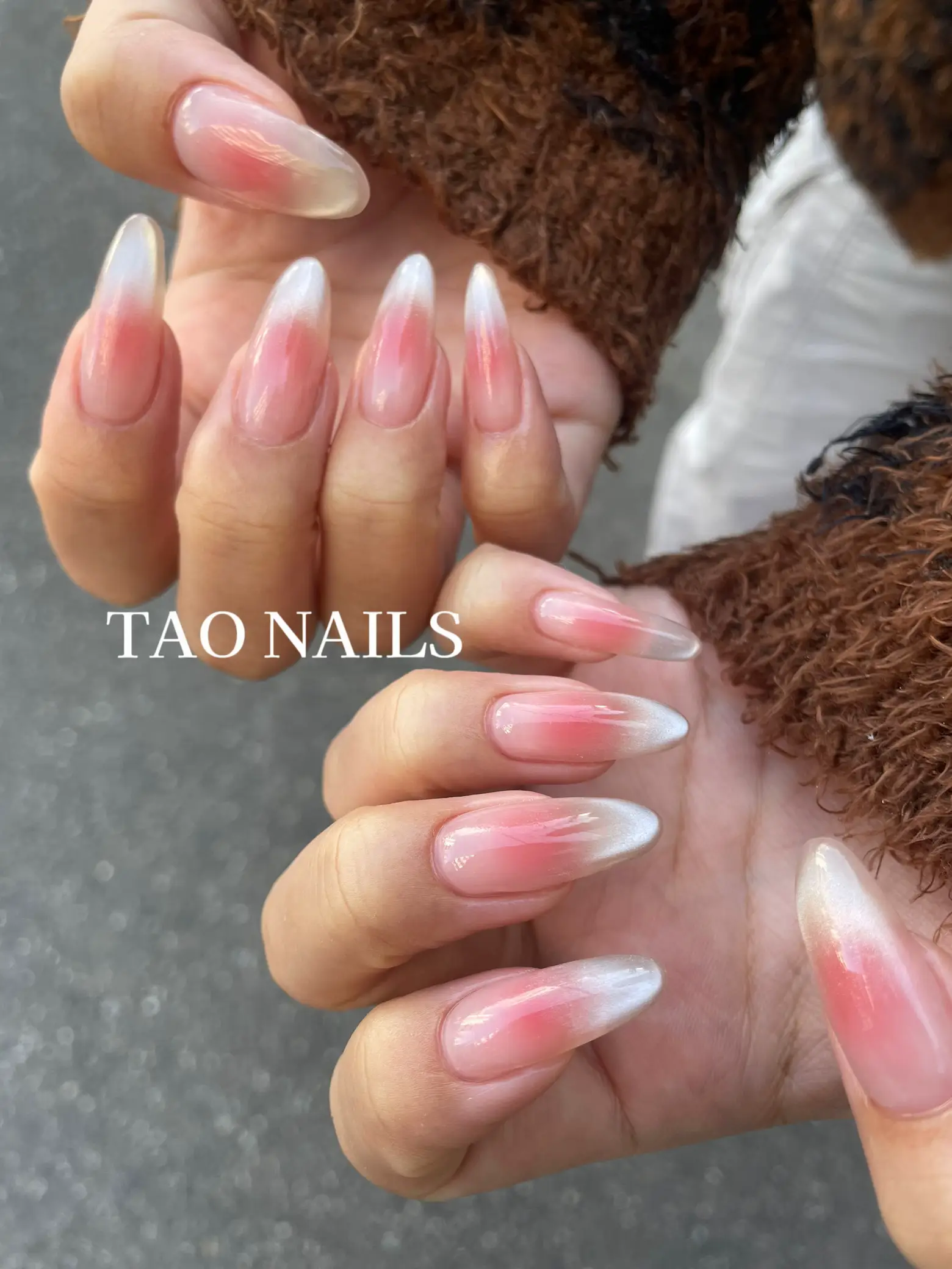 トレンドネイル】【ネイルデザイン】【マグネットフレンチ】【チークネイル】 | TAO NAILが投稿したフォトブック | Lemon8