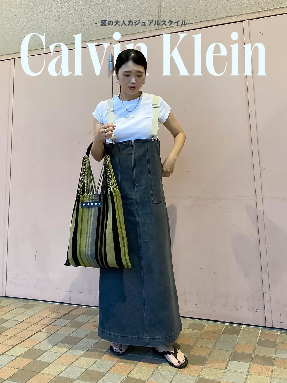 大人も着やすい【Calvin klein】ロゴTシャツコーデ | Miiが投稿した