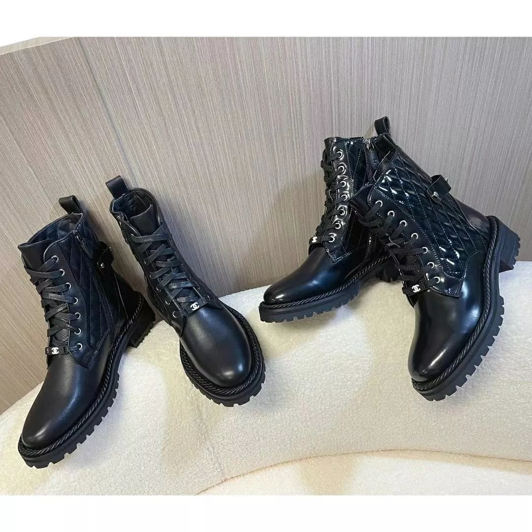シャネル 2023 秋冬新作ブーツ コレクション 👢 | いいねが投稿