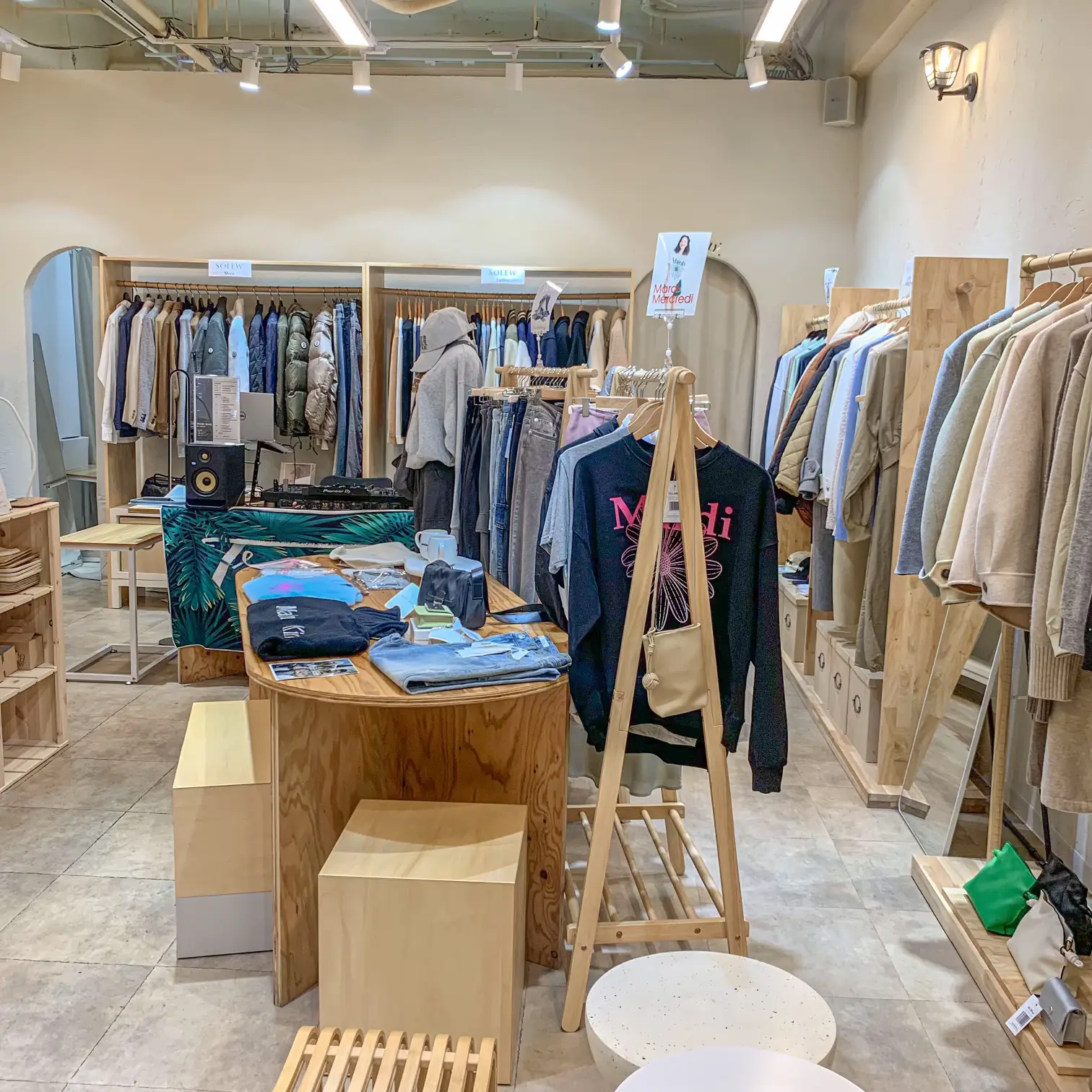 オファー 新宿御苑 服屋