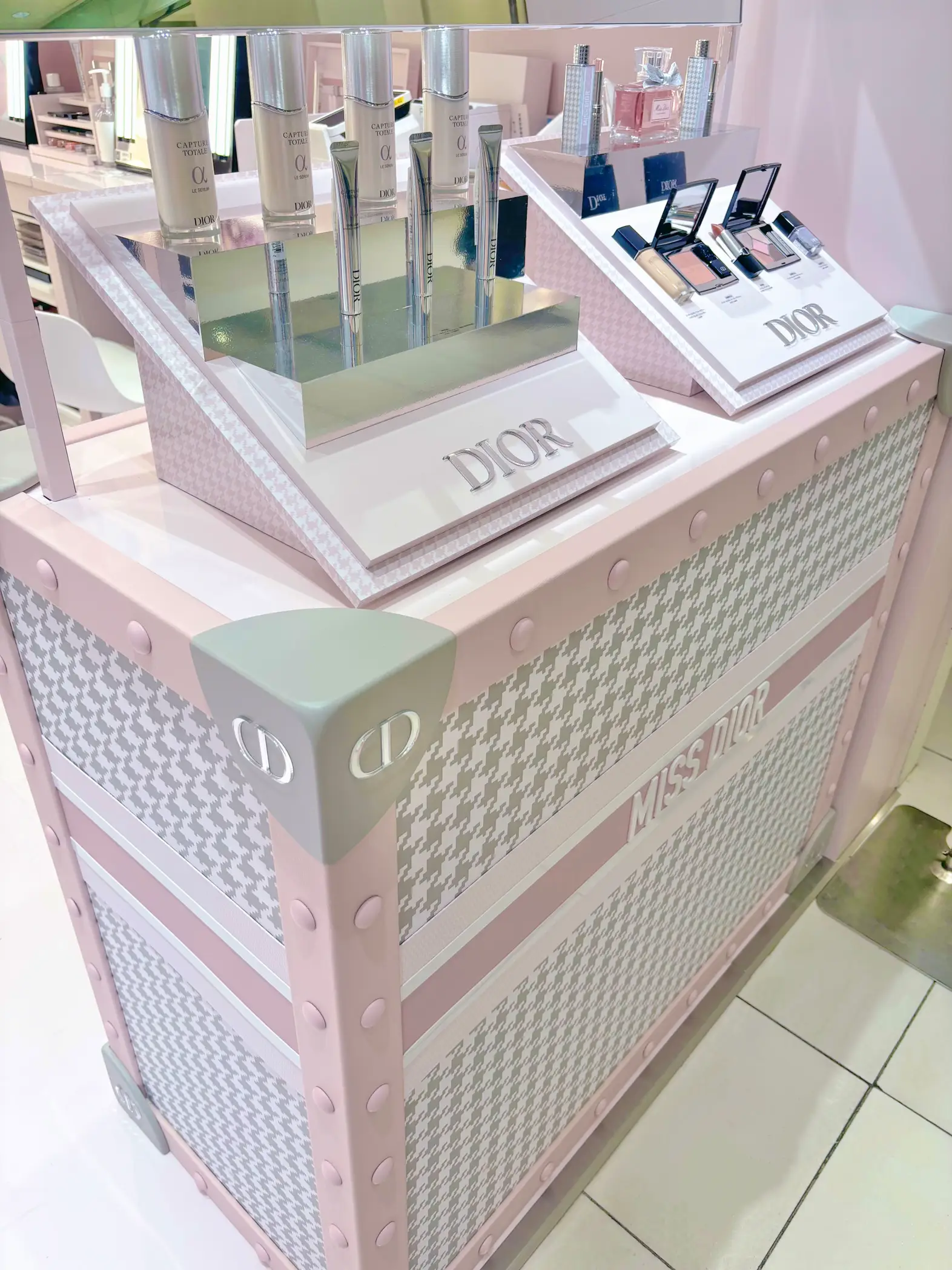 新品未使用 ♡ Dior 伊勢丹新宿限定 ノベルティ 千鳥柄 - メイク道具 ...